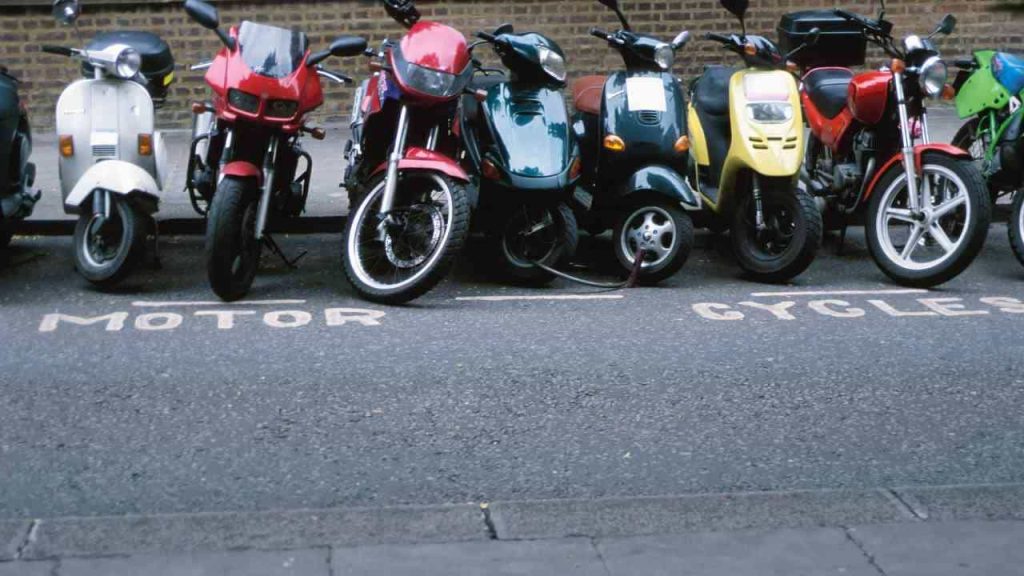 Qual é a Diferença entre Moto e Scooter?